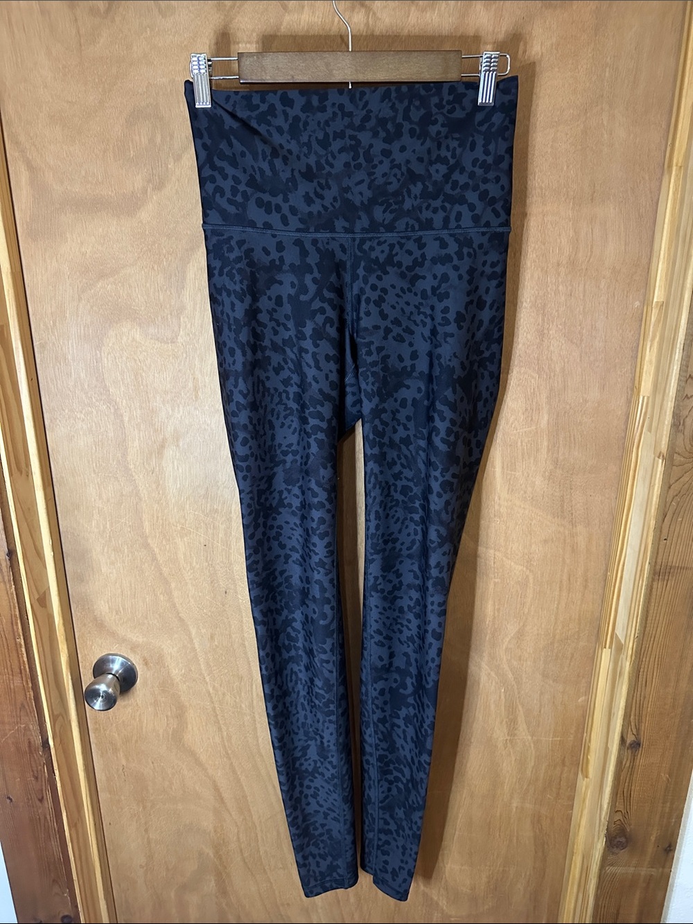 Old Navy Black & Charcoal Animal Print High-Waist Leggings